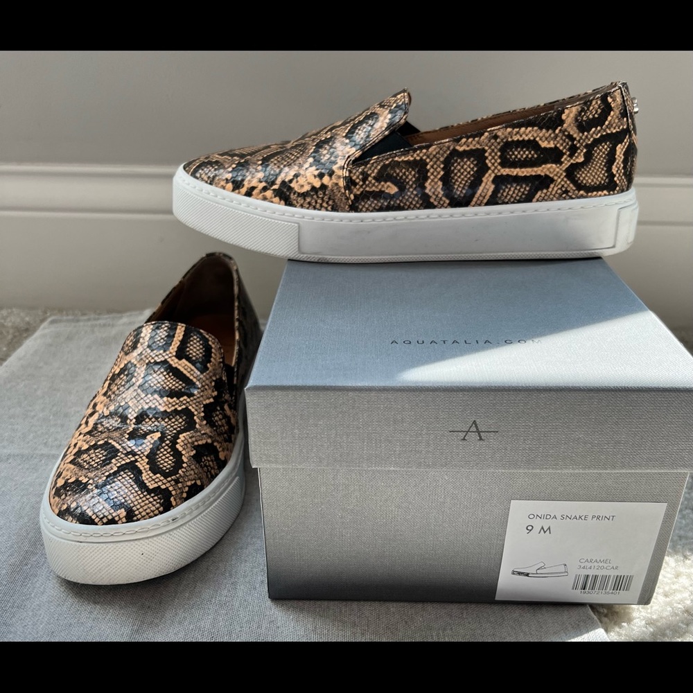 Aquatalia Onida snake print sneaker in caramel- size 9